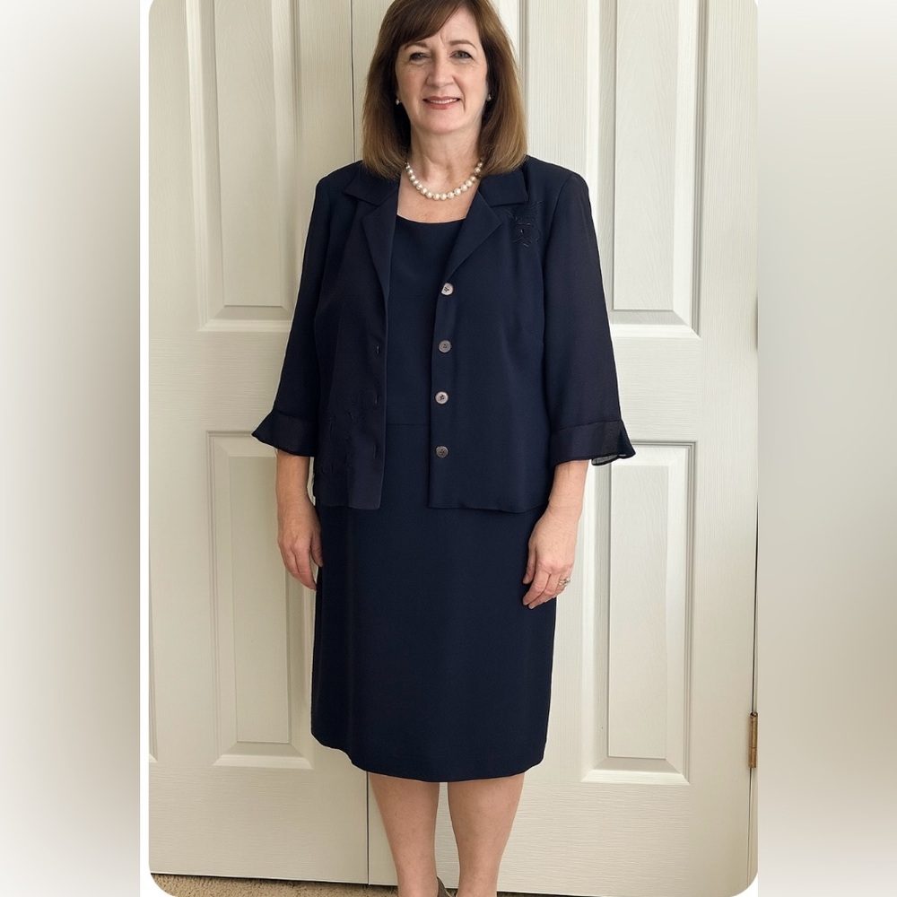 Studio I vintage Navy dress with Jacket set
Bundle/save/make offer